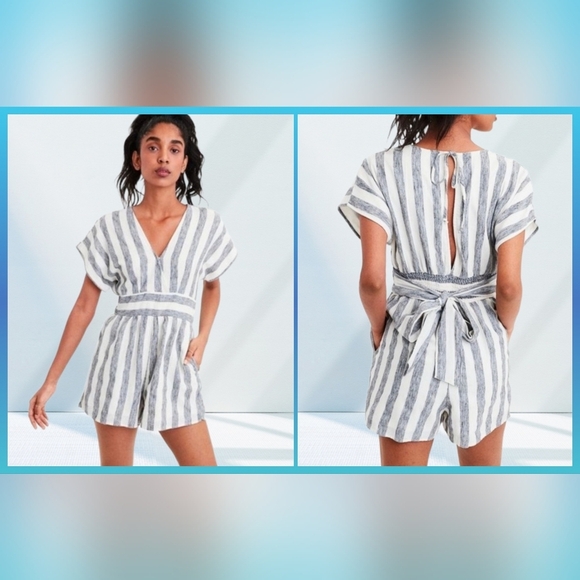American Eagle Outfitters Pants - American Eagle Striped Grey White Gray Wrap Tie Back Romper Size XS Cotton